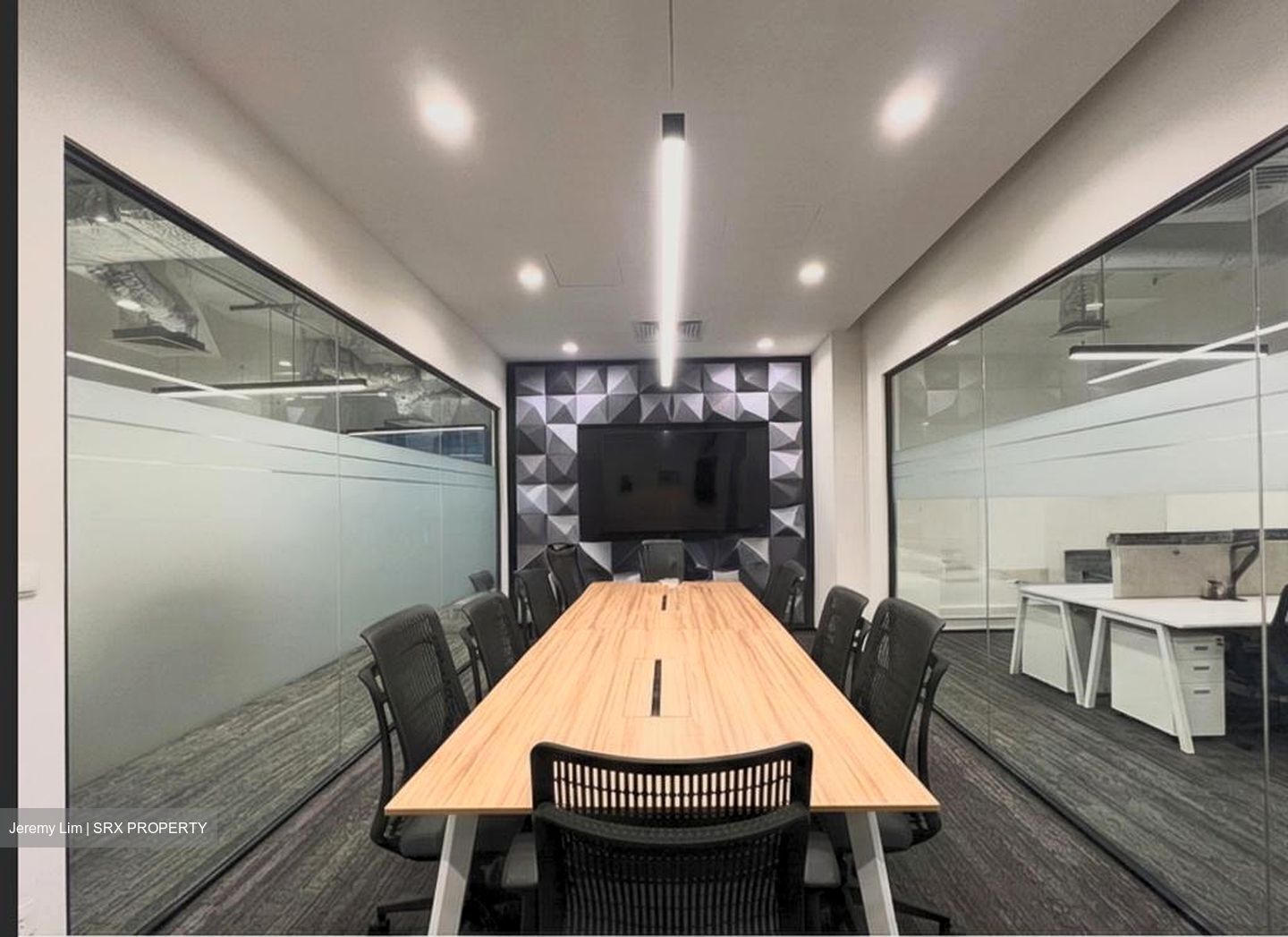 PLUS (D1), Office #533729901
